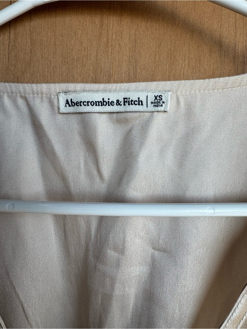 Abercrombie & Fitch Satin Blouse XS Champagne Tie Front Peplum Long Sleeve - Picture 2 of 5